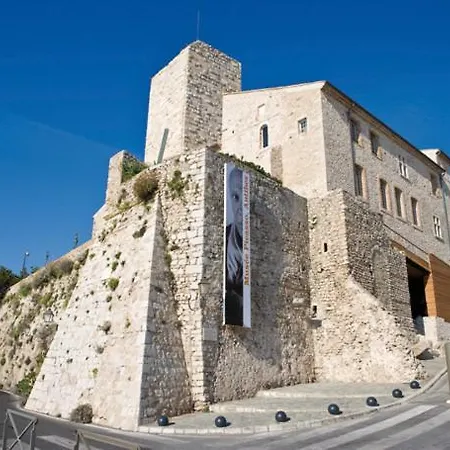 La Louisiane #piscine #parking #700m Plages Apartamento Antibes